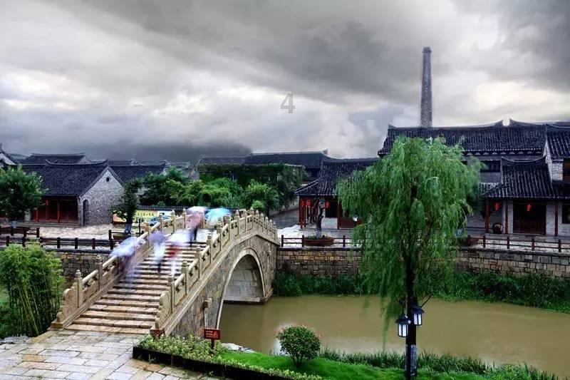 色即是空,空即是色。什么意思——高智商机器人帮你解答问题